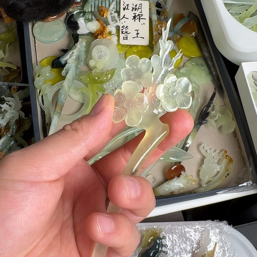 蛇纹石玉未镶嵌发饰