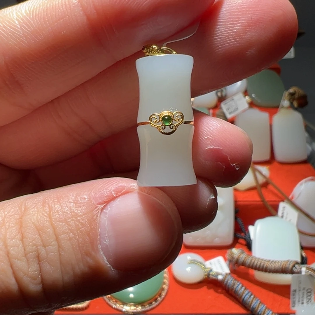 和田玉18K金镶嵌颈饰