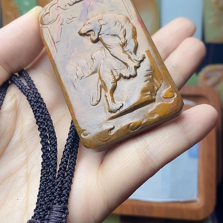 鹤***痴新疆崑崙山料牌子