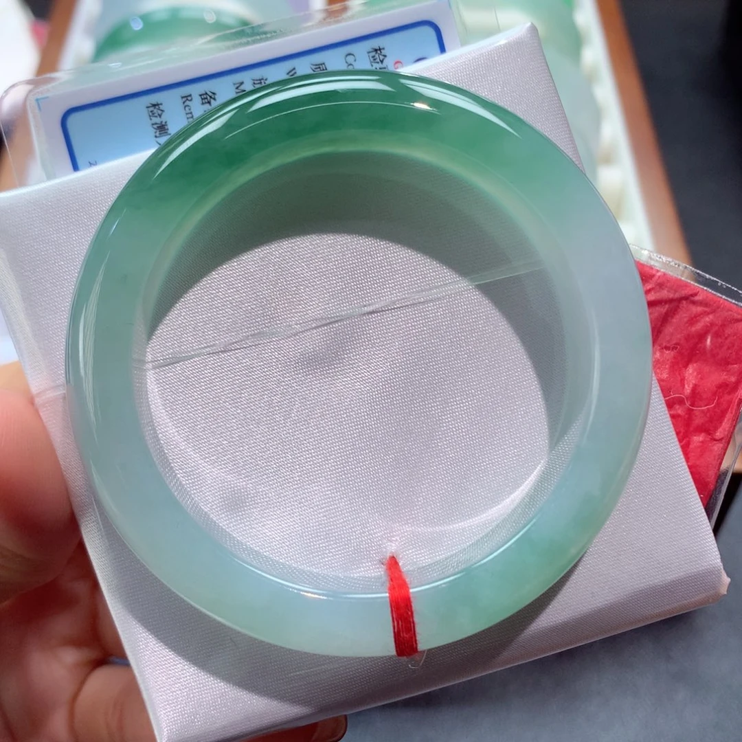 翡翠未镶嵌手镯18号