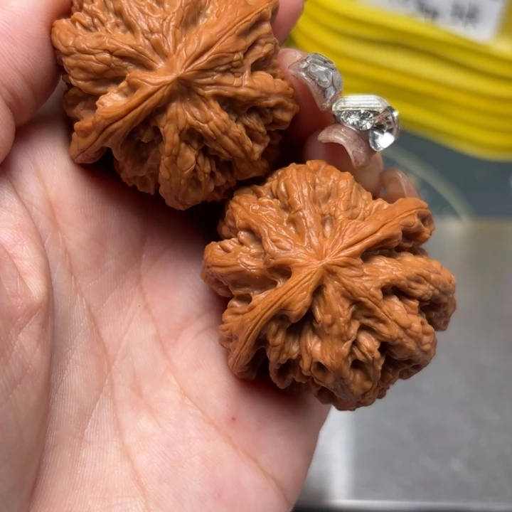 大***亮文玩核桃把件42-31349-02