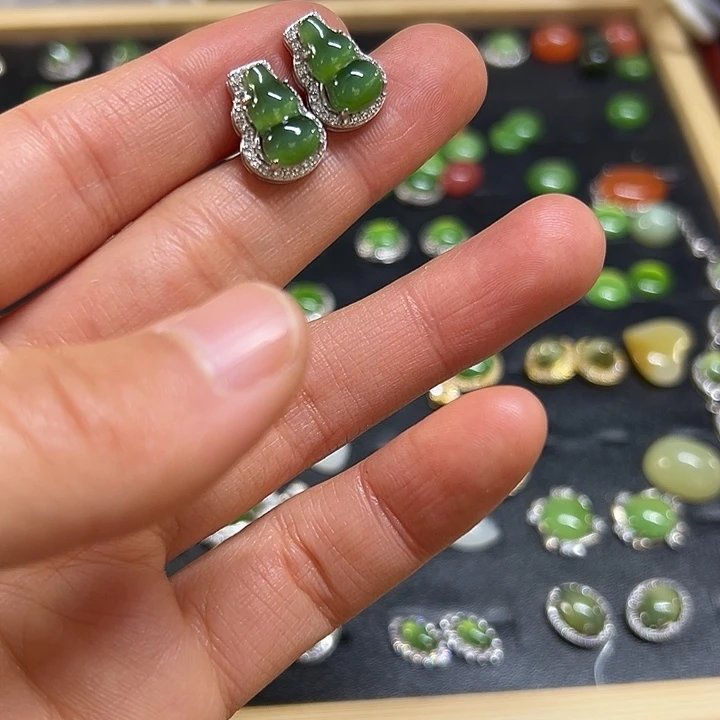 会***君和田玉银S925镶嵌耳饰