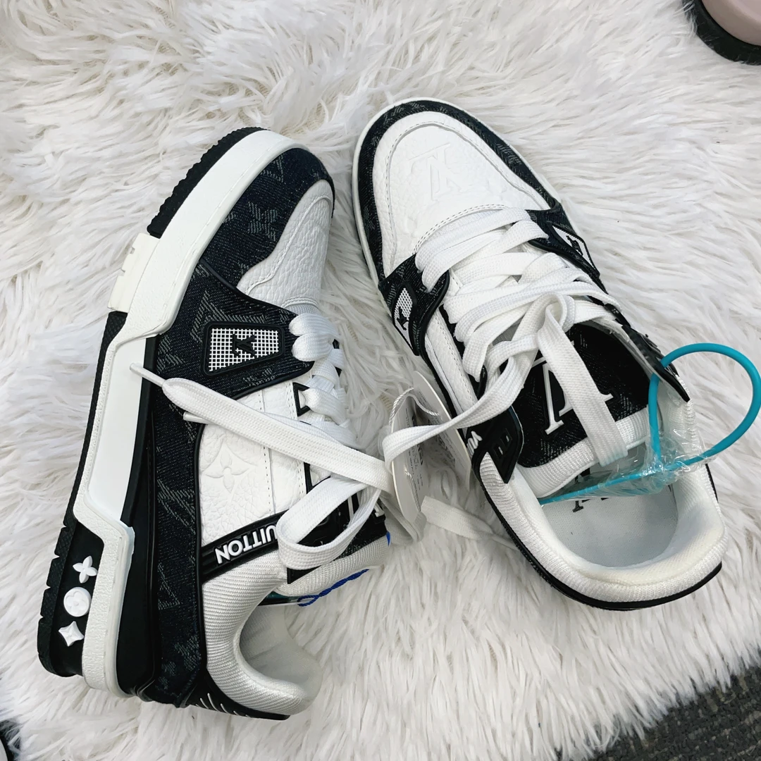 95新 LouisVuitton/路易威登 满印牛仔运动鞋36.5码250226VZHYF02