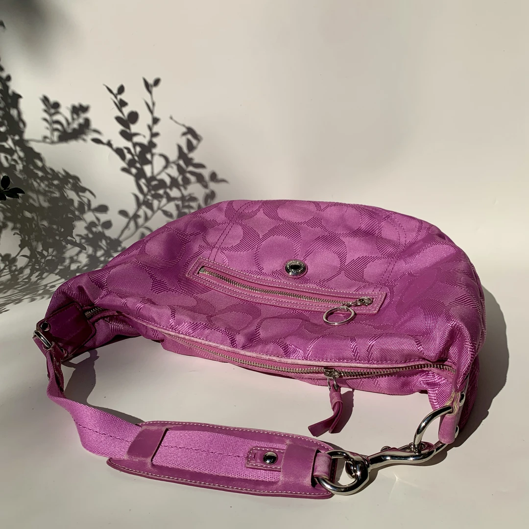 95新 COACH/蔻驰 经典复古时尚休闲酱紫色老花单肩腋下牛角hobo