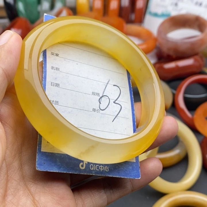 未镶嵌手镯石英质玉