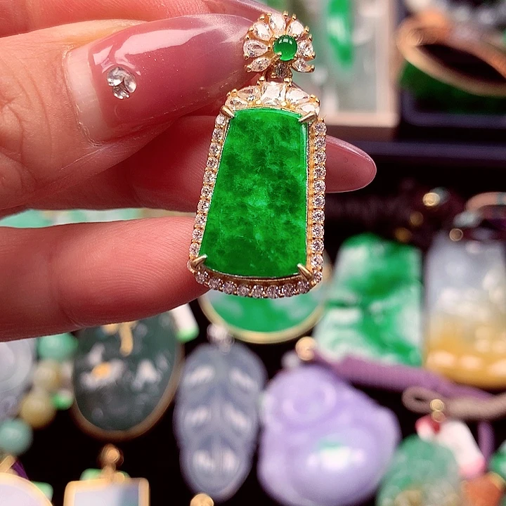 翡翠银S925镶嵌颈饰翡翠