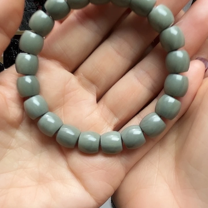 和田玉（墨玉）未镶嵌手链卡10直切沙枣青