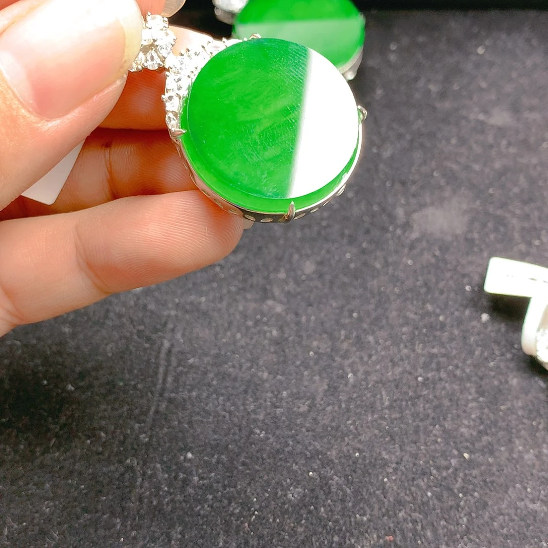 翡翠银S925镶嵌颈饰翡翠