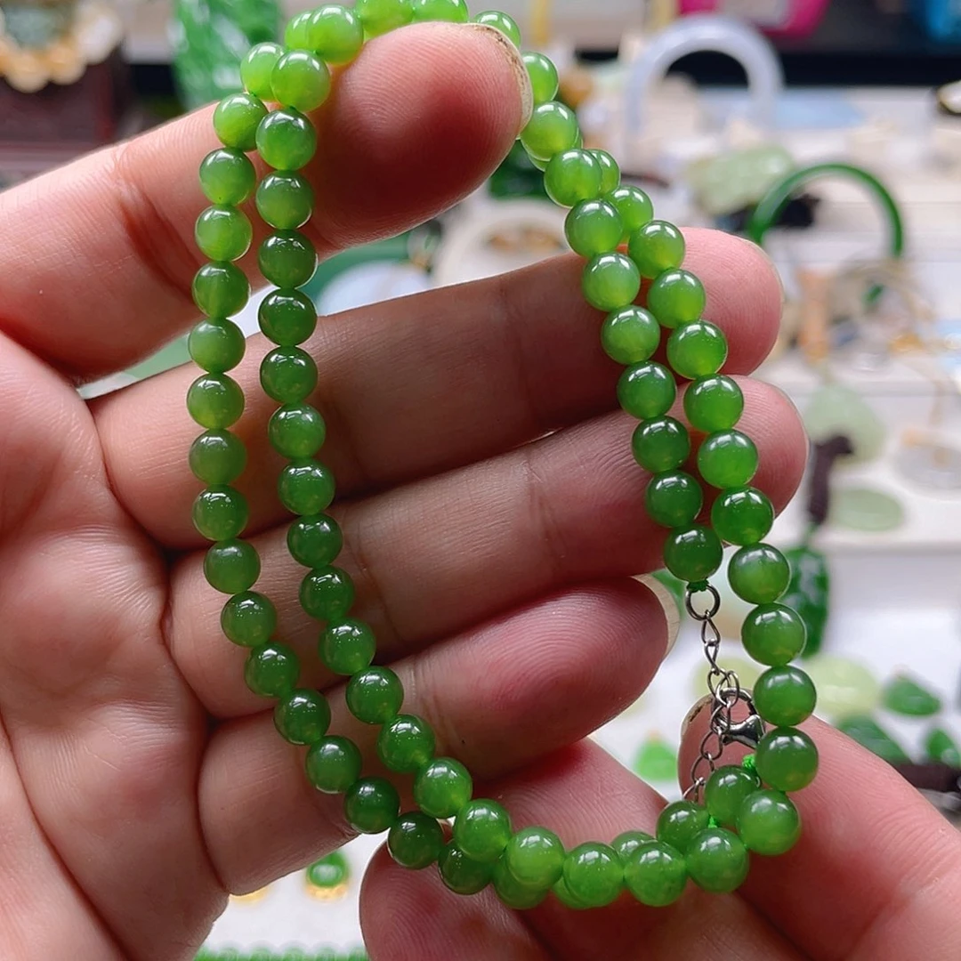 颈饰未镶嵌和田玉（碧玉）