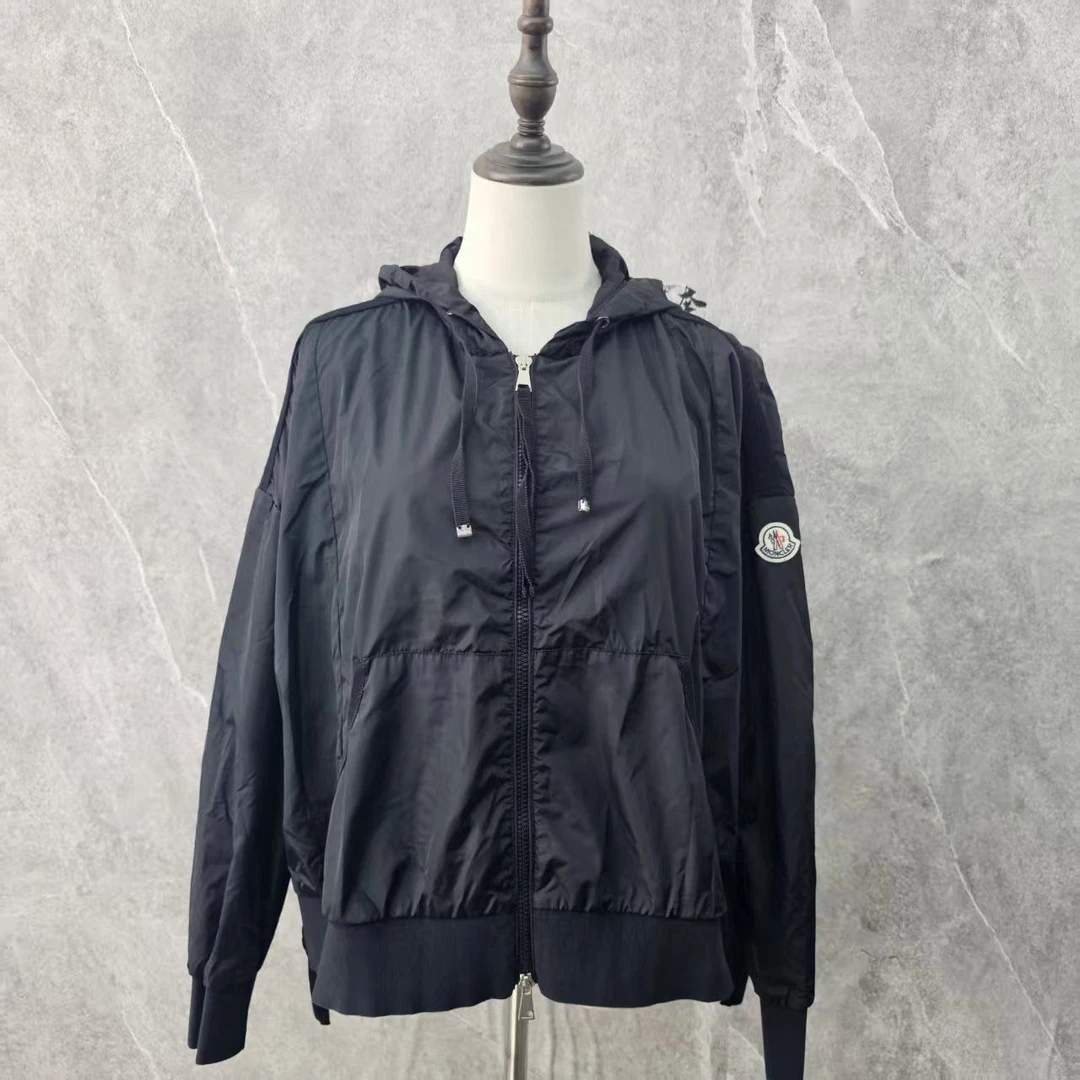 99新 MONCLER 海囤Q/蒙口上衣/2码/yk150462