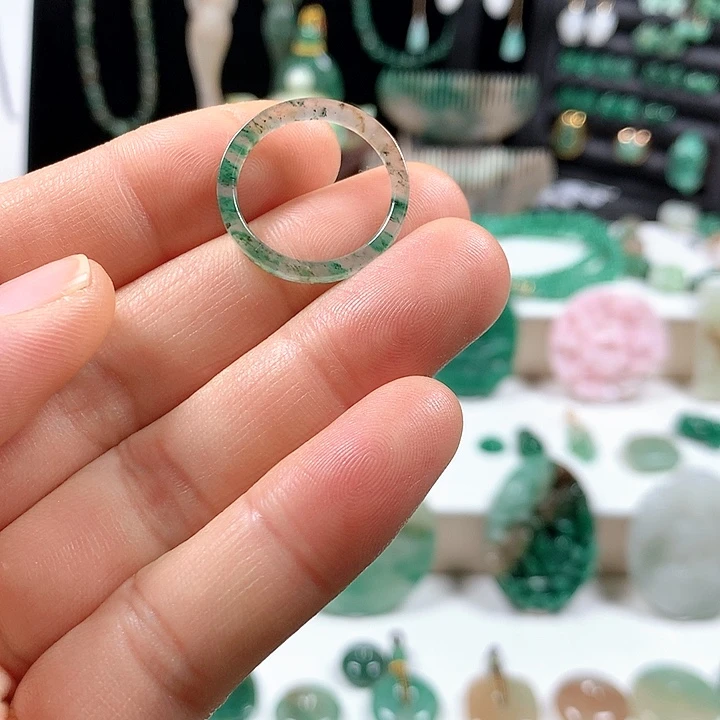 未镶嵌独山玉颈饰