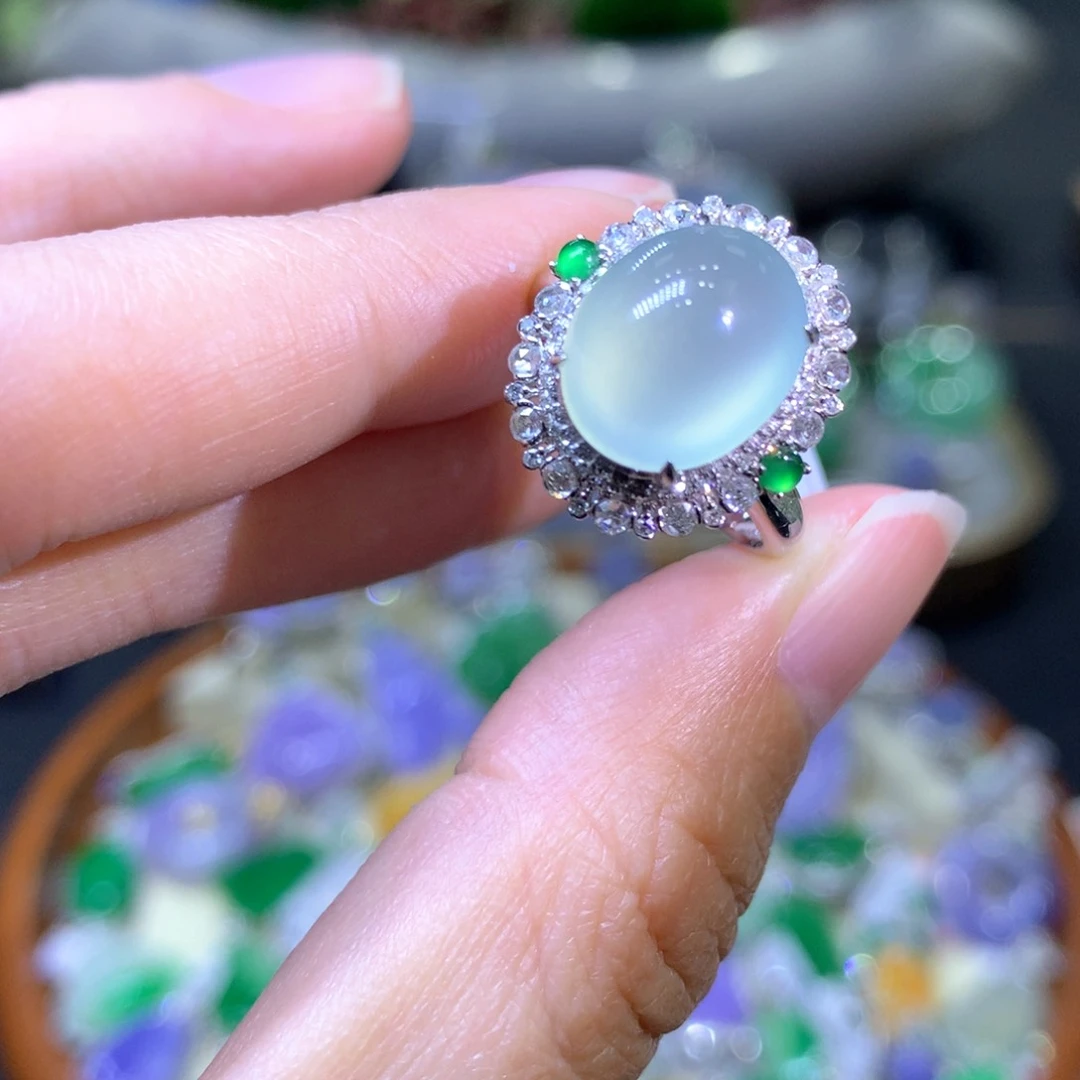 【闪购商品】翡翠颈饰18K金镶嵌翡翠吊坠项链