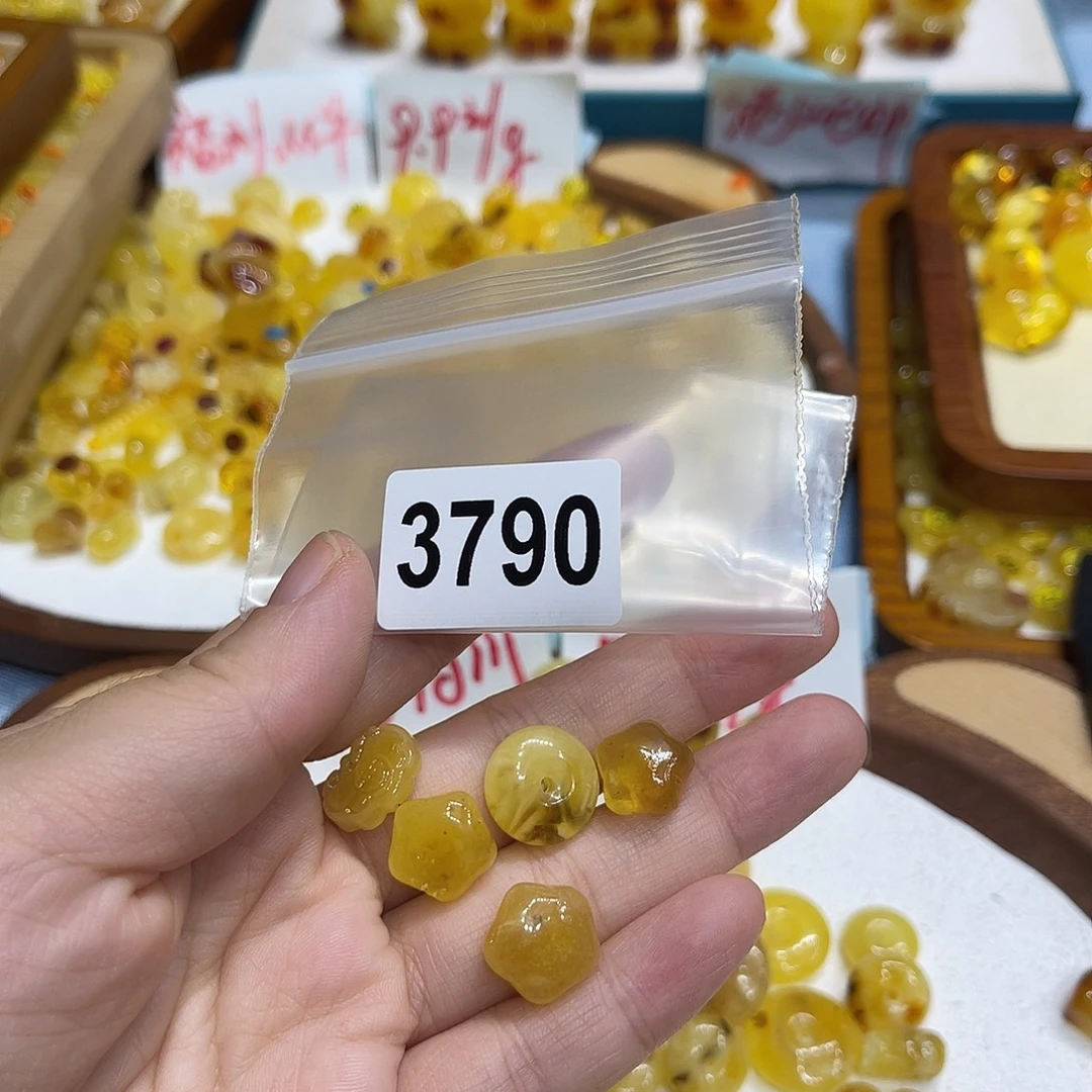 琥珀未镶嵌珠宝奇石