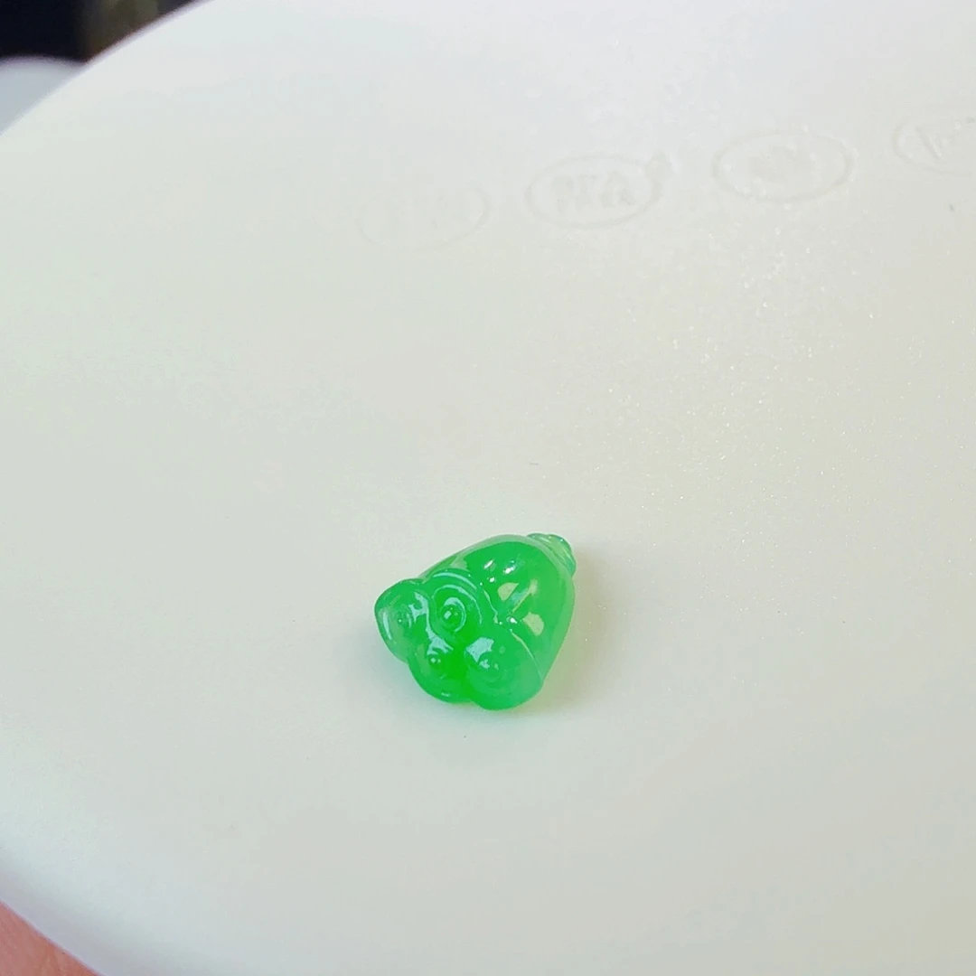 翡翠裸石冰绿莲蓬