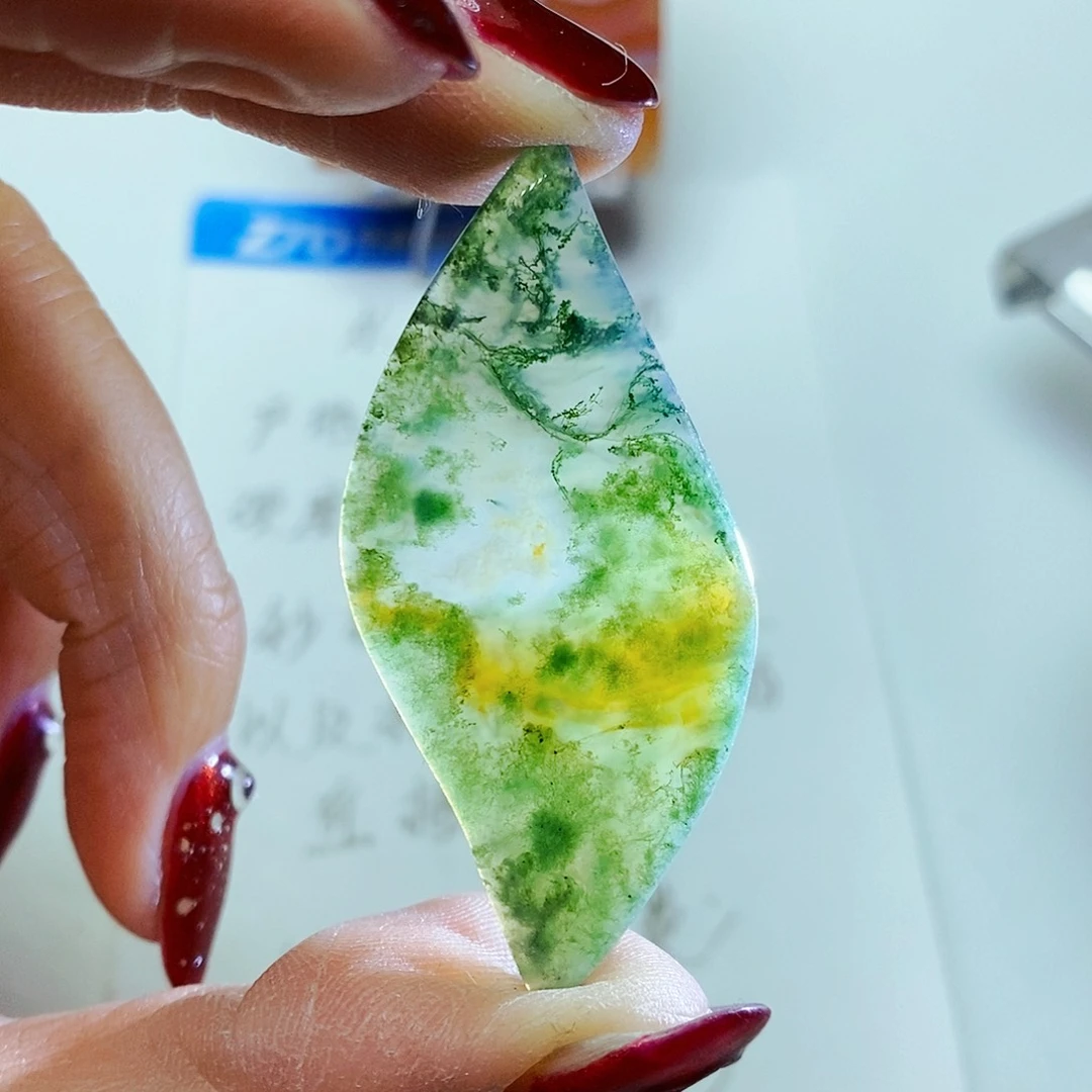 玛瑙/玉髓颈饰未镶嵌阿*