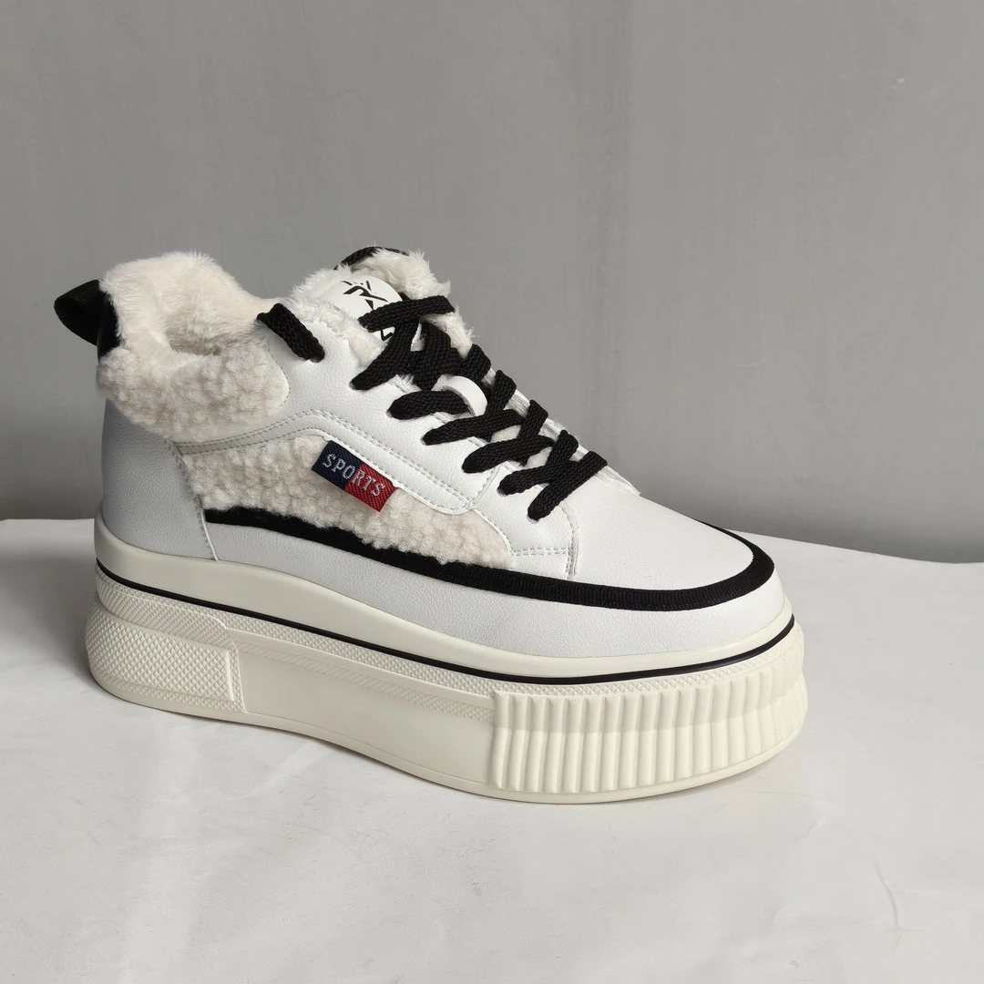 隐形增高9cm加绒小白鞋女冬板鞋2023新款时尚厚底内增高女鞋子