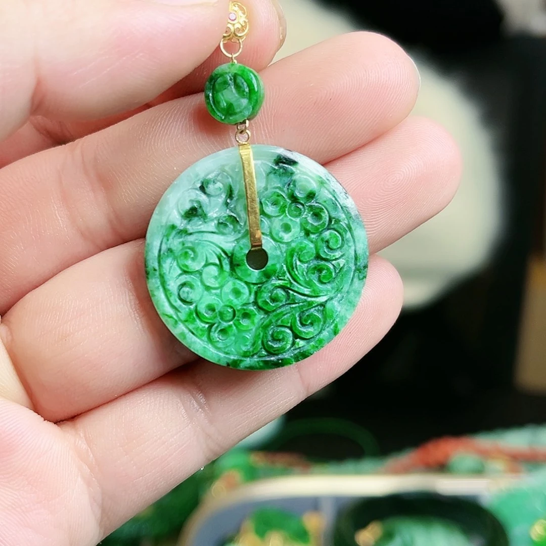 翡翠颈饰18K金镶嵌吊坠