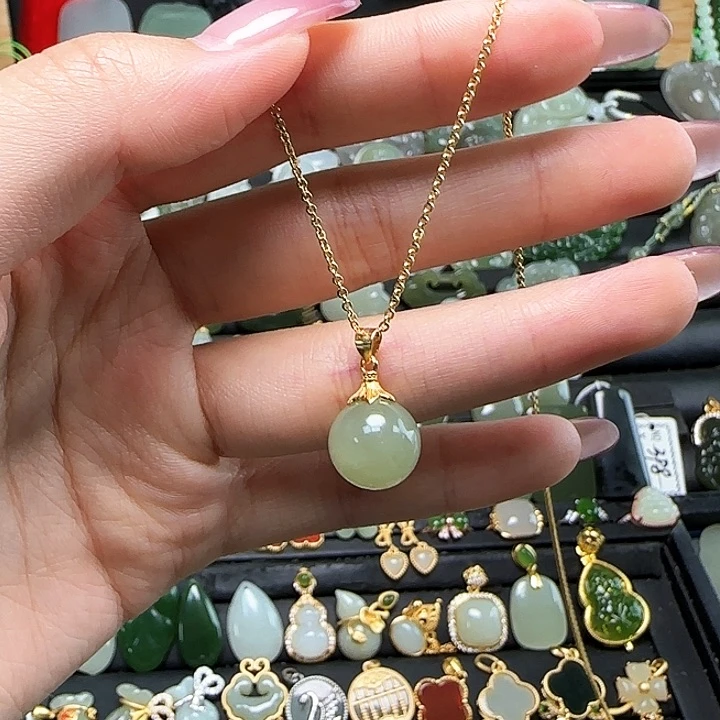 吊坠(赠链)银S925镶嵌和田玉