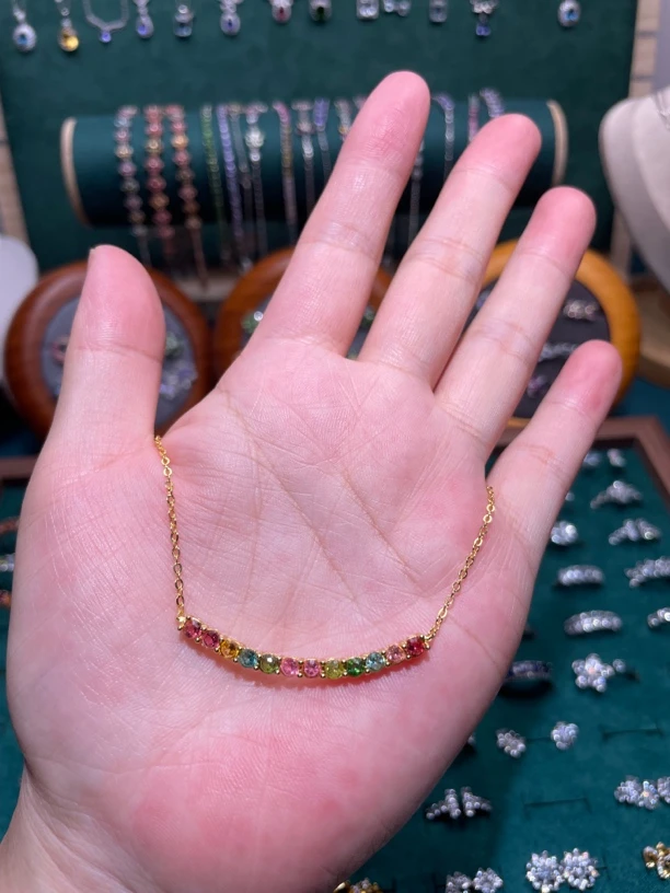 微笑碧玺项链，颜值超高，色彩斑斓，适合各种风格