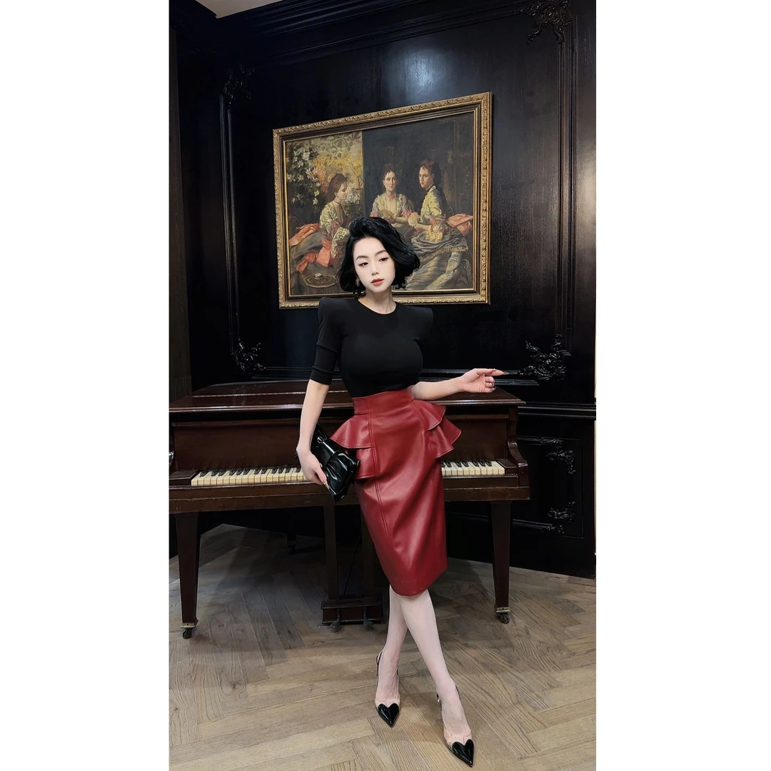 LYXJ【廓形建筑师】蛋白皮半裙2025春新款时尚气质优雅酒红皮半裙