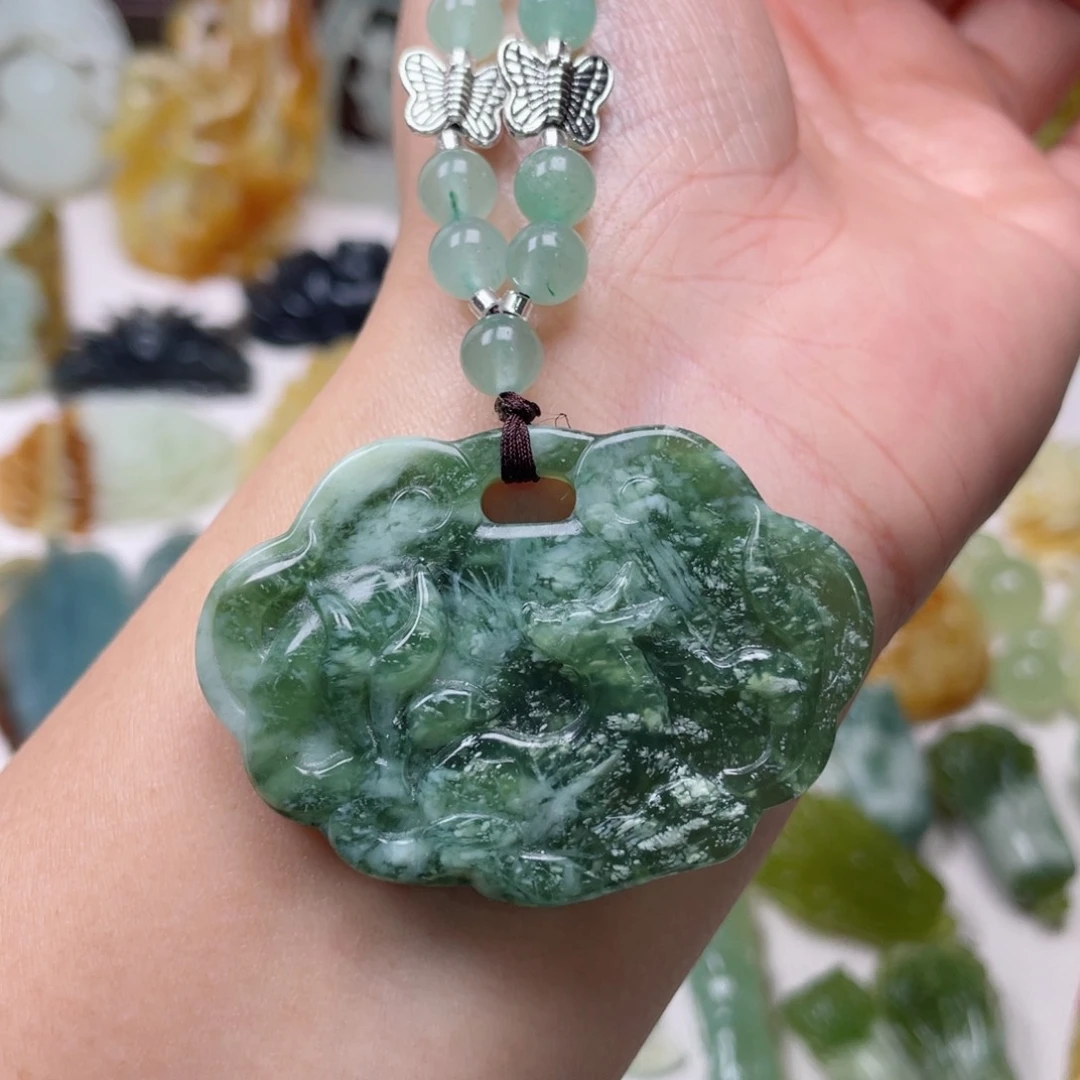 蛇纹石玉颈饰未镶嵌