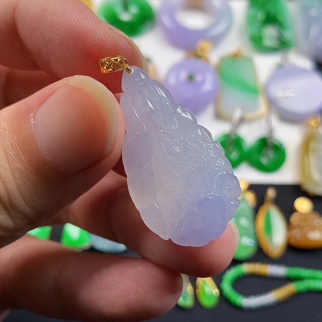 翡翠18K金镶嵌颈饰翡翠