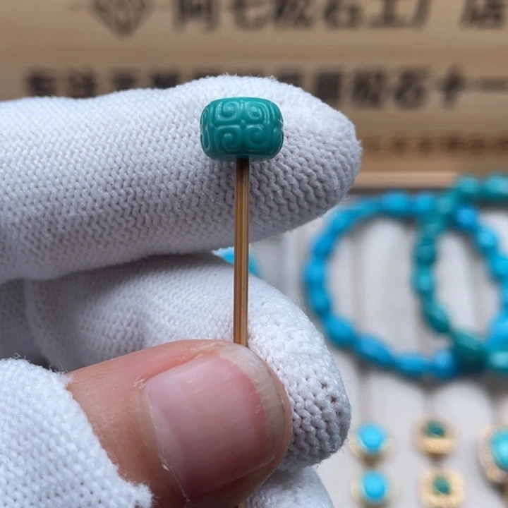 绿松石18K金镶嵌珠宝奇石8.4