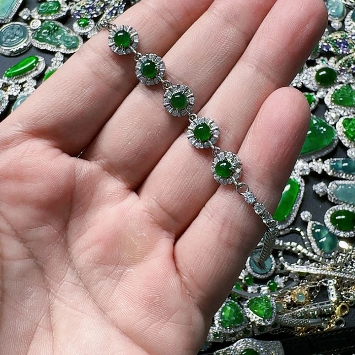 翡翠颈饰未镶嵌天然A货翡翠放漏