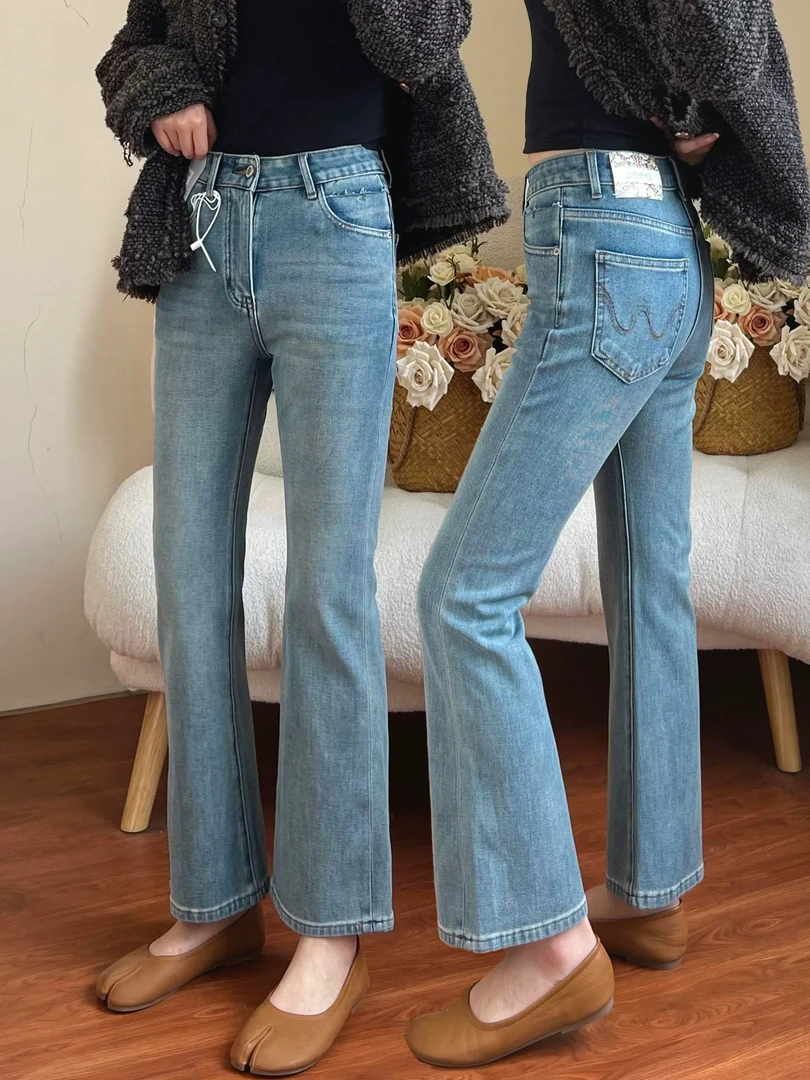 浅蓝色微喇牛仔裤女2025春季新款高腰显瘦梨形身材大码弹力喇叭裤