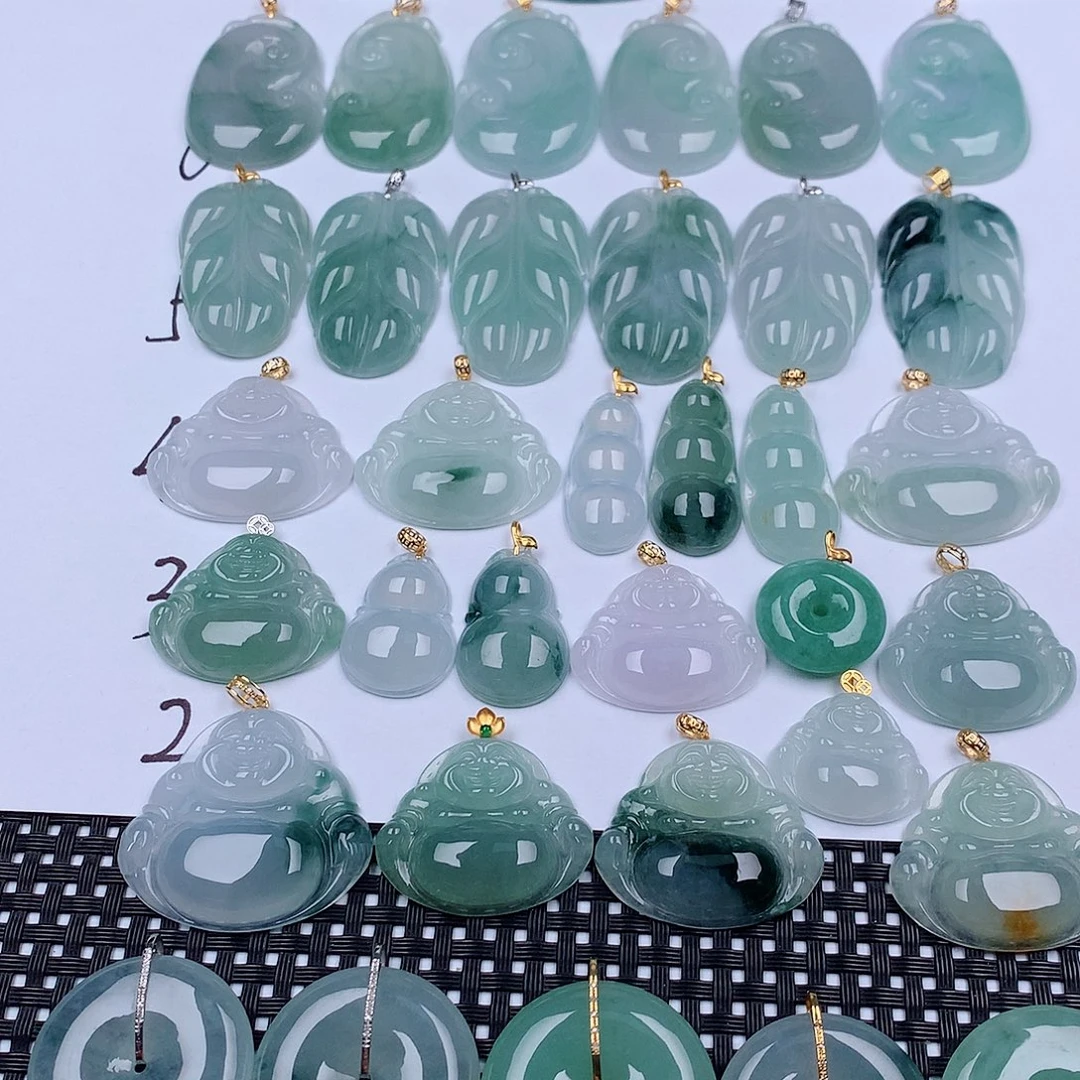 翡翠18K金镶嵌颈饰挂件