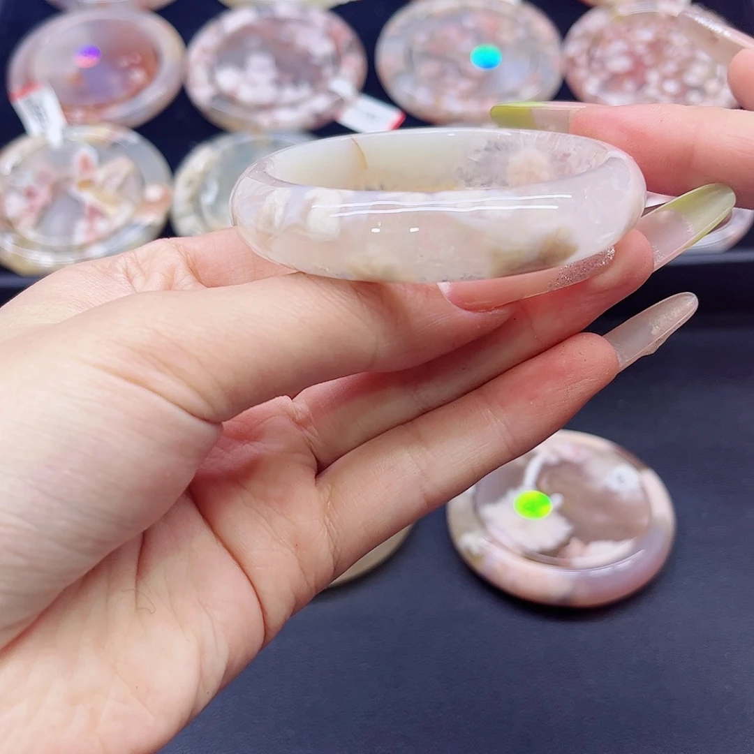 玛瑙/玉髓手镯未镶嵌55