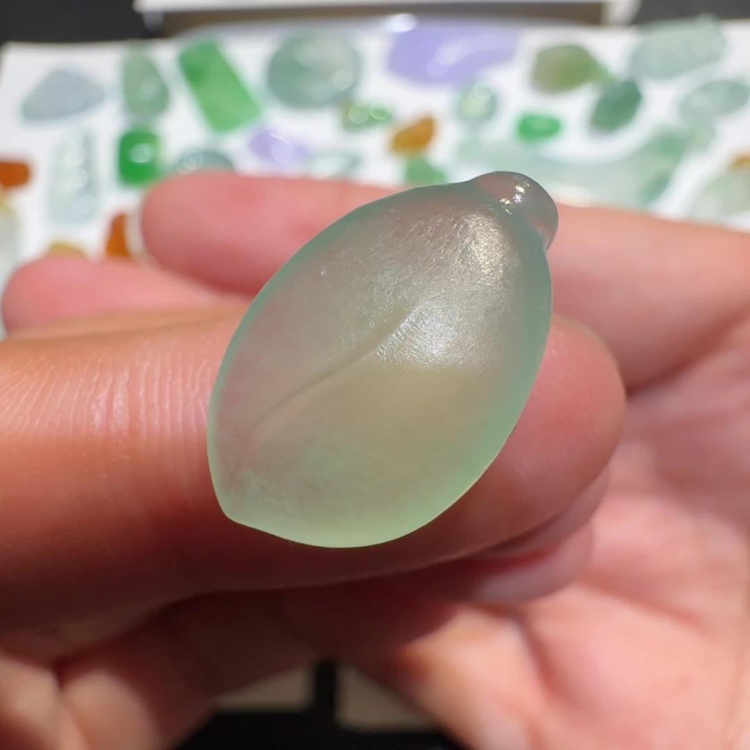 定制翡翠未镶嵌冰种甜绿随行福瓜