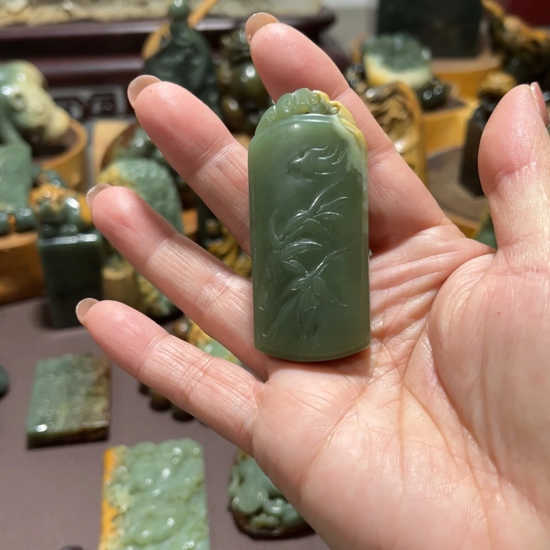 岫岩河磨玉（透闪石质玉）未镶嵌颈饰