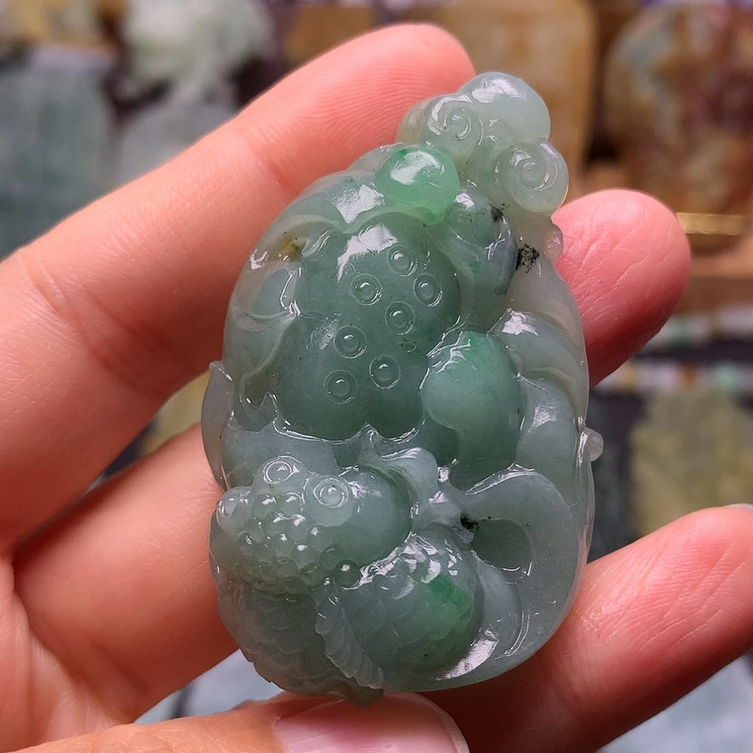 定制翡翠未镶嵌鱼