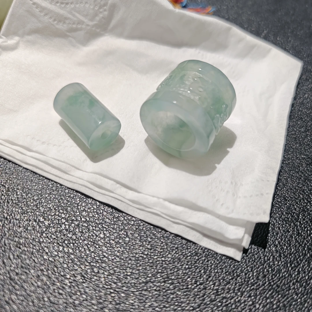 翡翠冰环同料吊坠