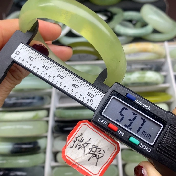 蛇纹石玉未镶嵌手镯617