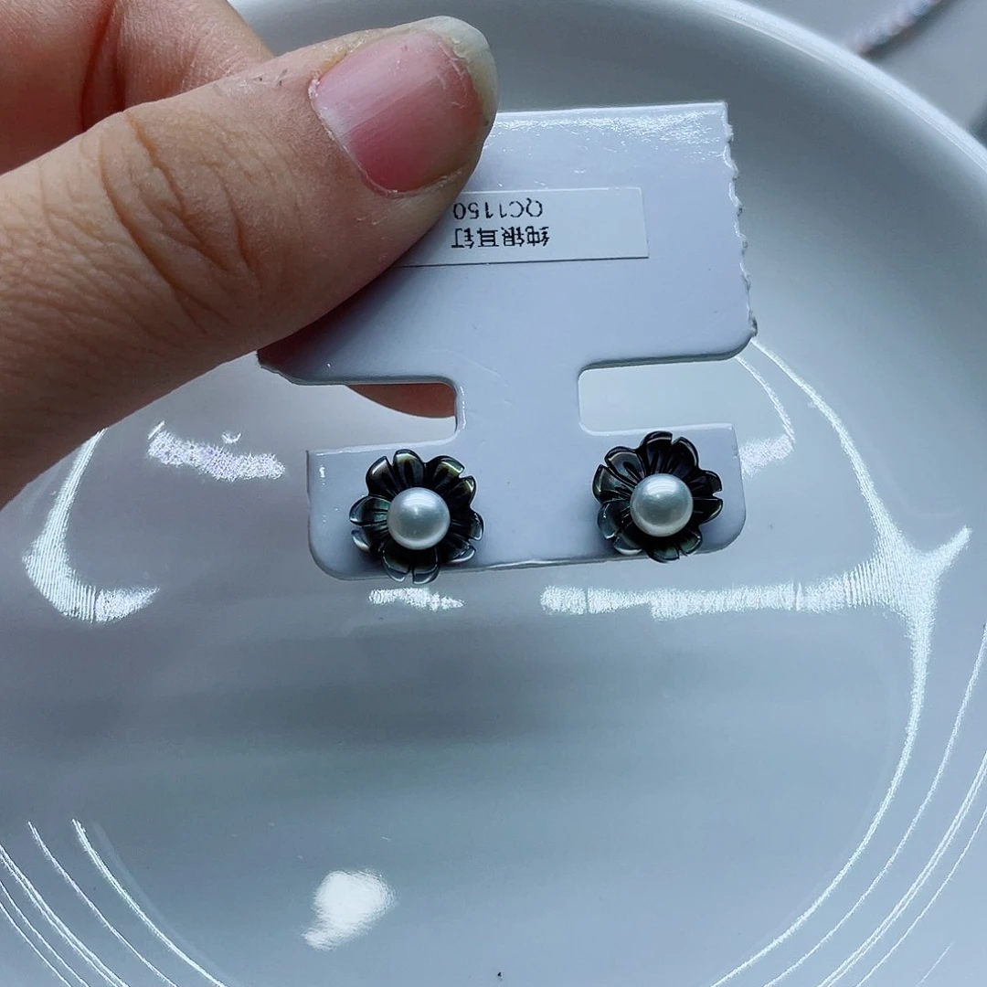 银S925镶嵌耳饰淡水珍珠