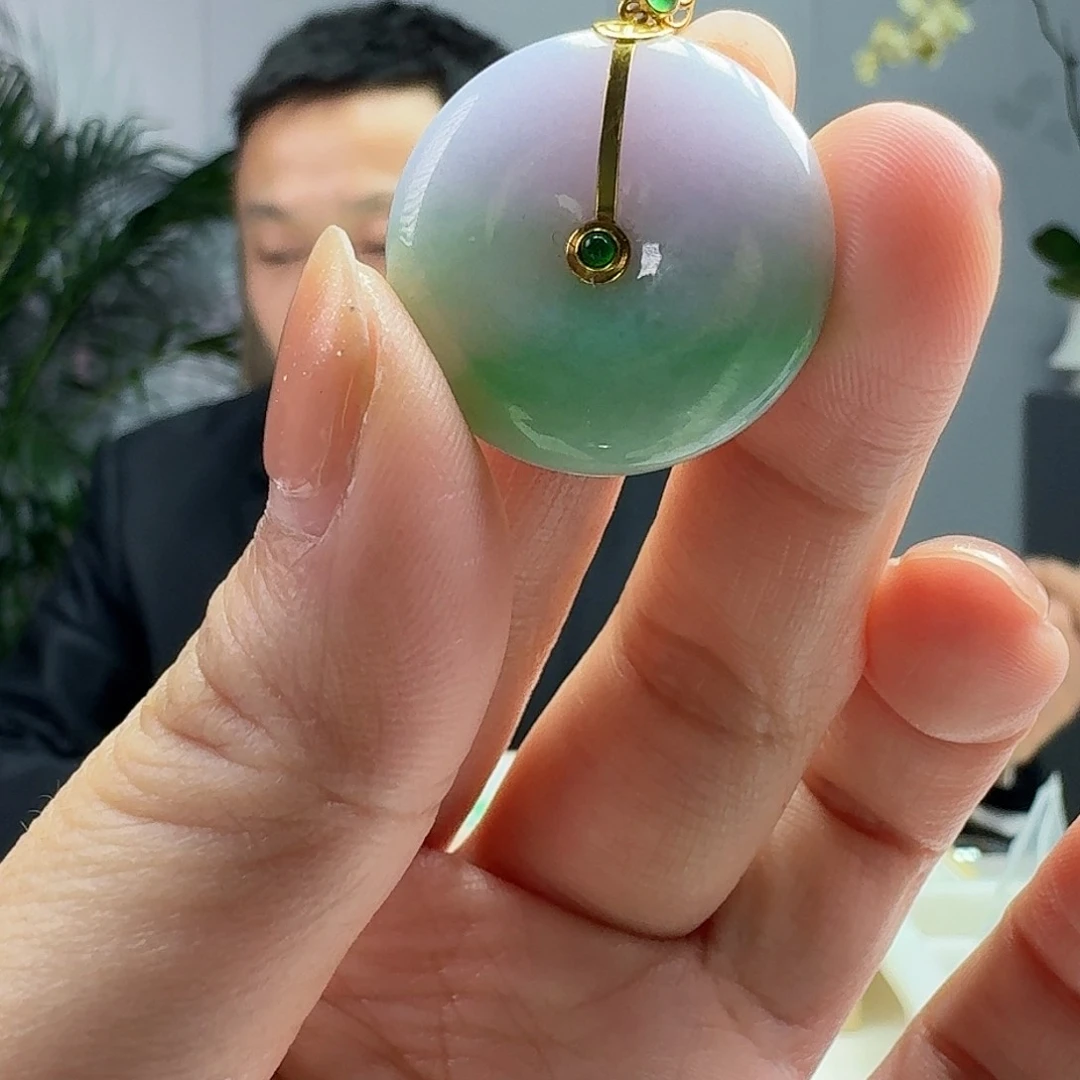 翡翠吊坠(不含链)18K金镶嵌天然