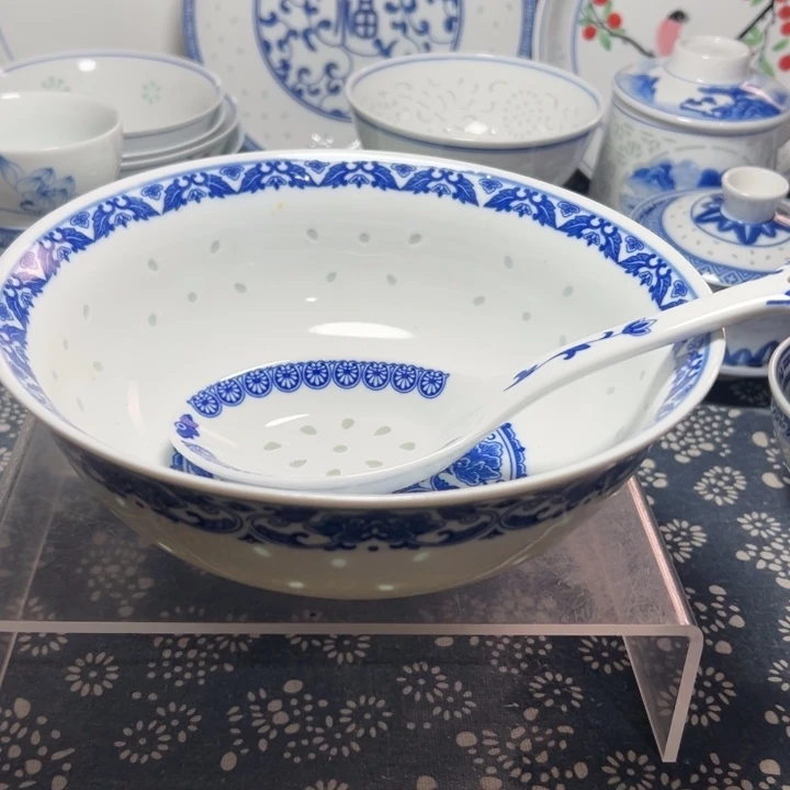 陶瓷青花玲珑8寸牡丹汤碗一个汤勺