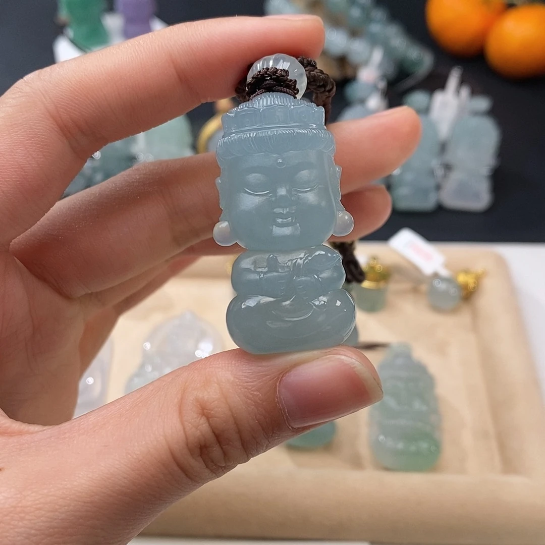 翡翠颈饰未镶嵌是****～