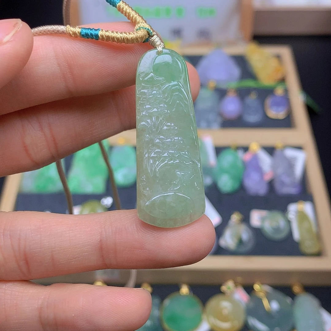 翡翠颈饰未镶嵌翡翠