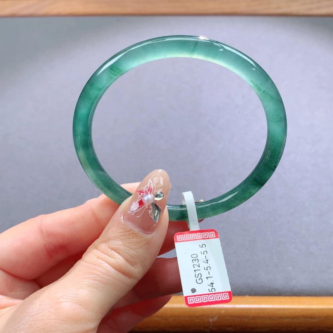 翡翠手镯未镶嵌天然翡翠手镯叮当镯