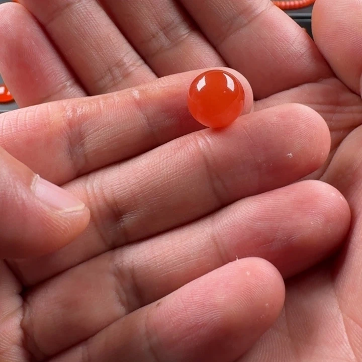 南红玛瑙圆珠11.9有白马牙未镶嵌