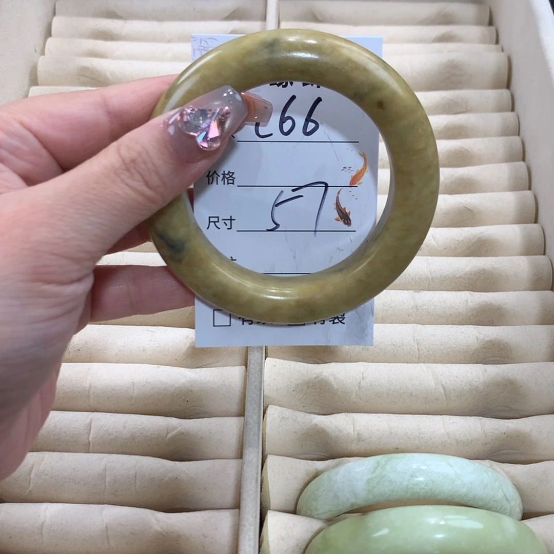 【闪购商品】未镶嵌蛇纹石玉手镯