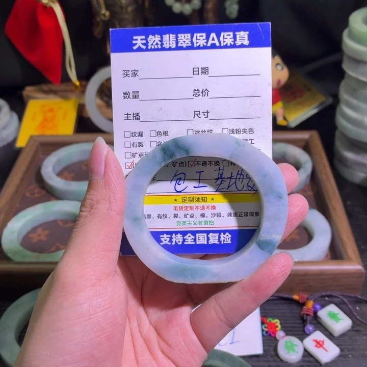 定制翡翠未镶嵌天然翡翠A货毛胚手镯