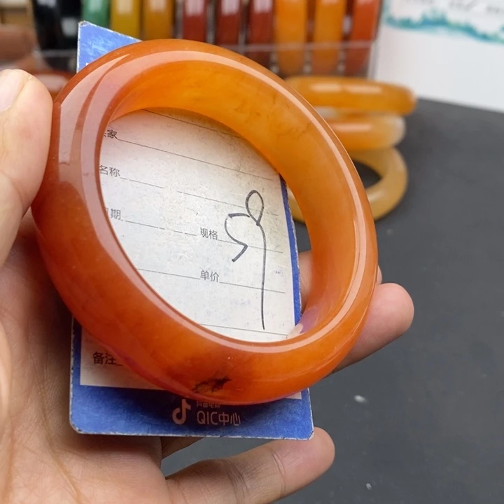 未镶嵌手镯石英质玉
