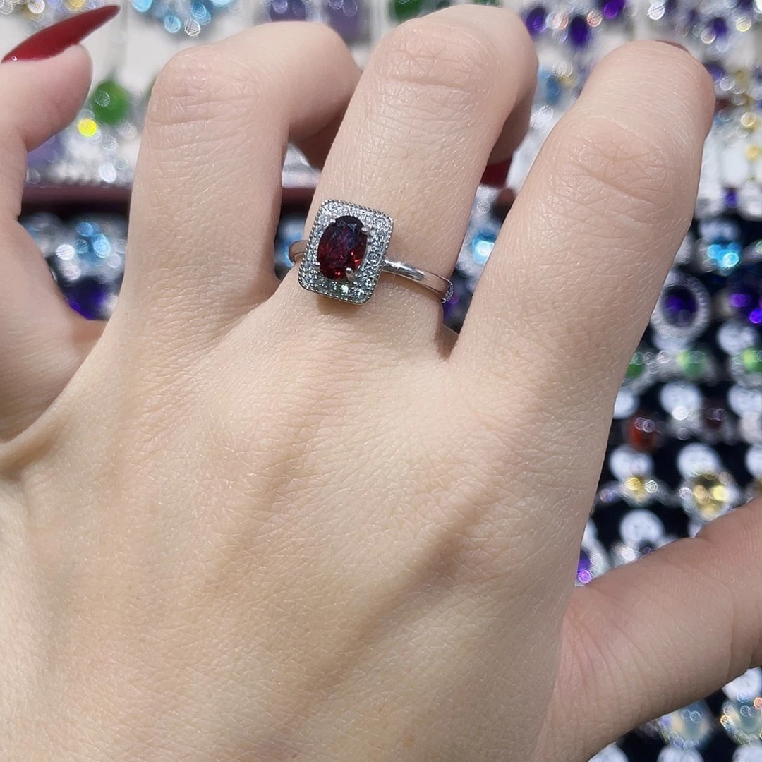 银S925镶嵌戒指石榴石戒指