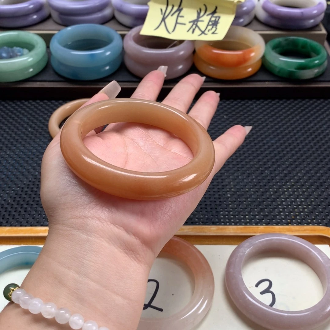 石英岩玉手镯未镶嵌