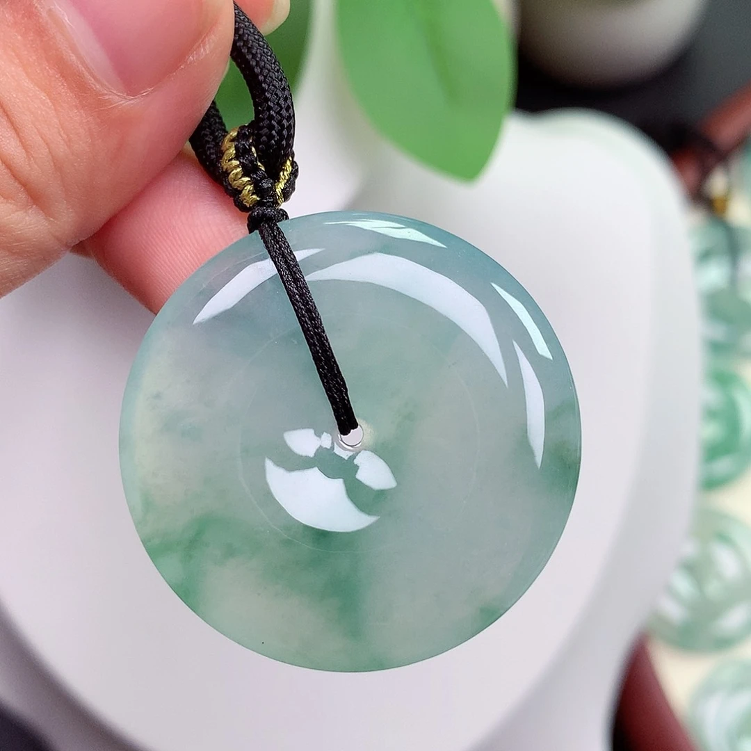 翡翠未镶嵌颈饰平安扣35x6.1mm