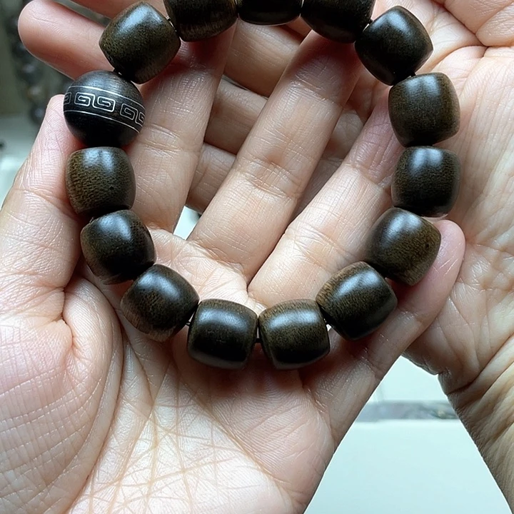 沉香手串冷*越南芽庄白奇楠